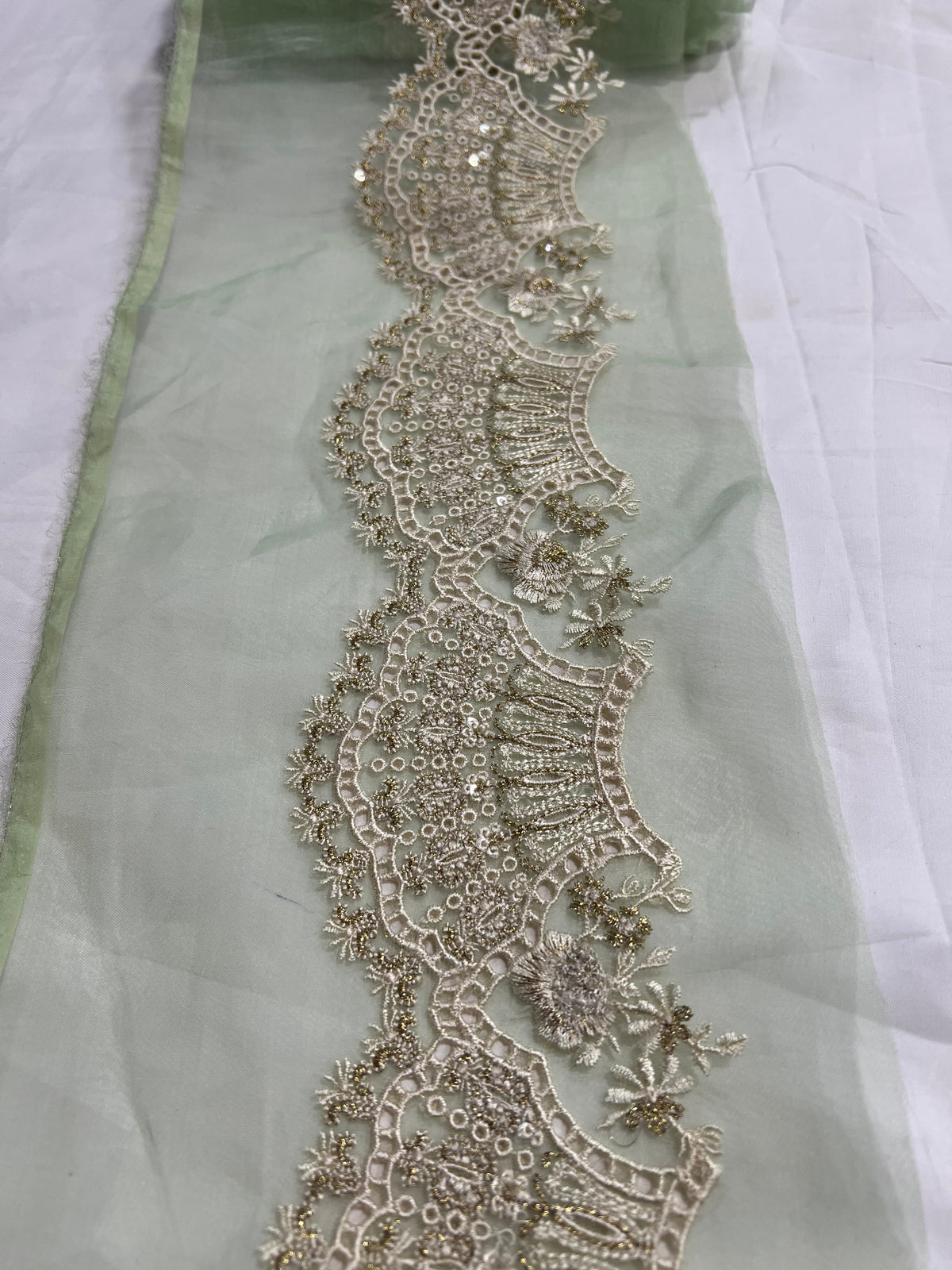 Sapphire Cutwork Border