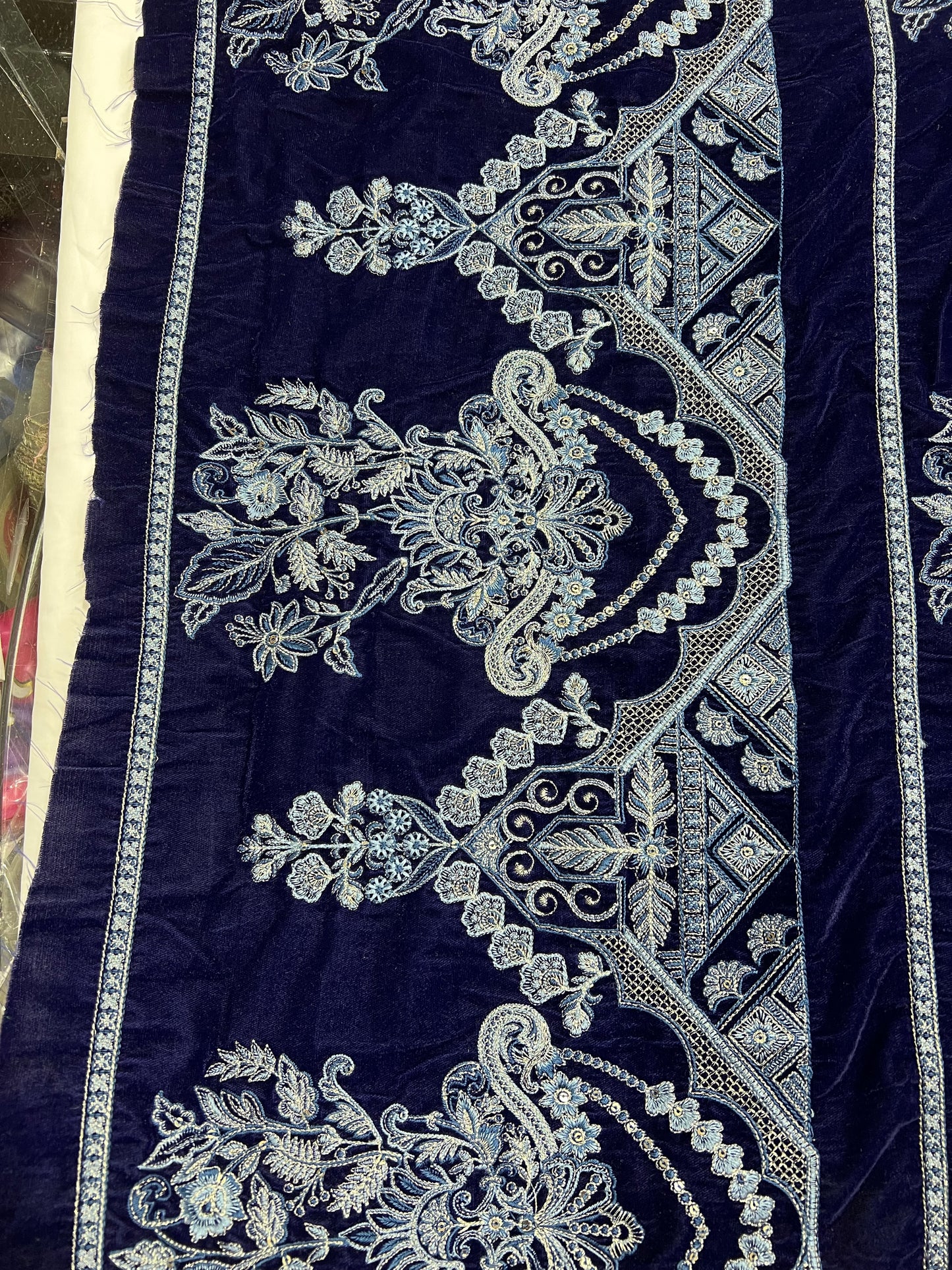 Velvet Heavy Border