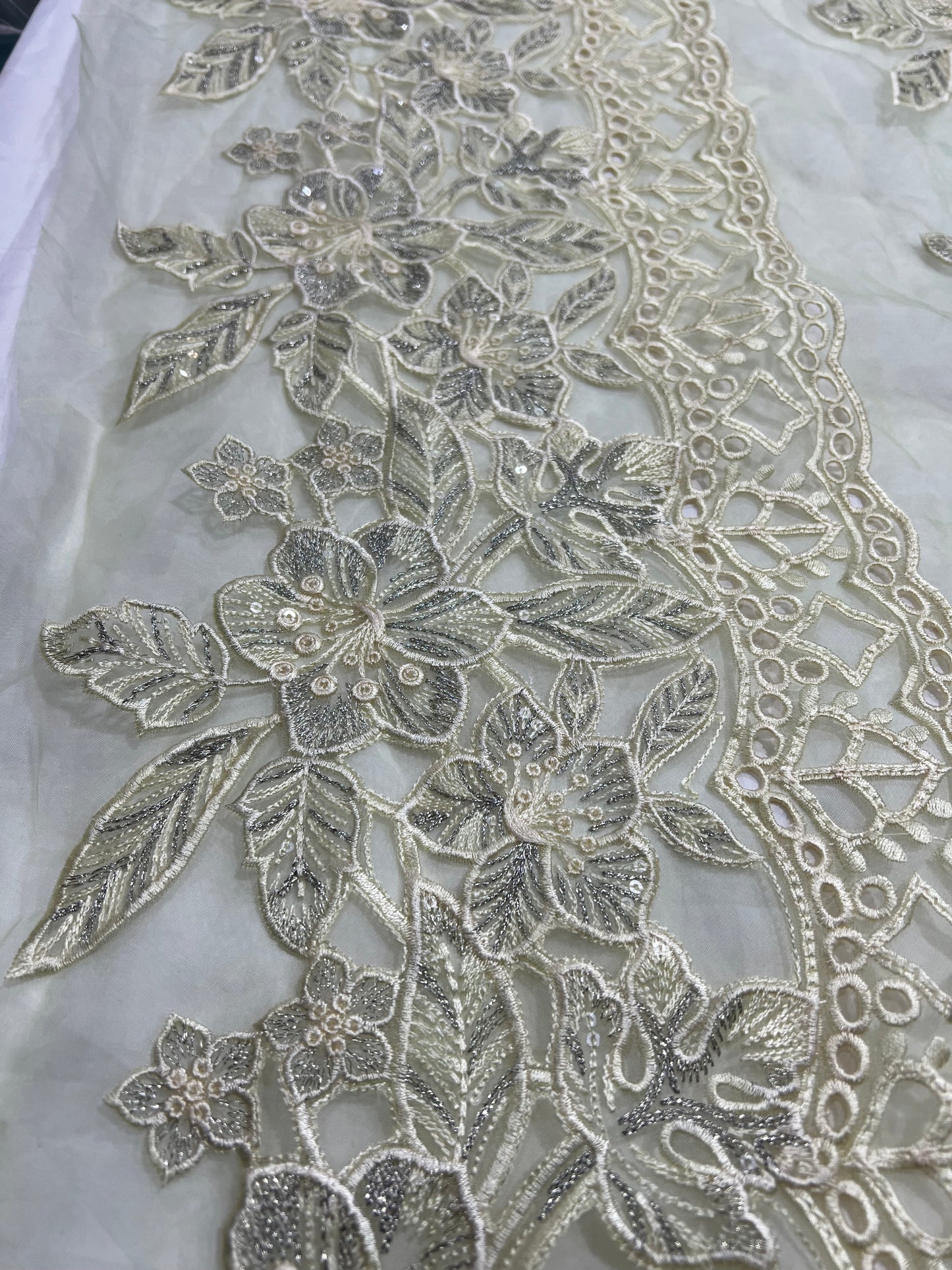Heavy Embroidery Border