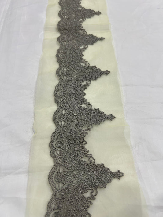 Cutwork Border