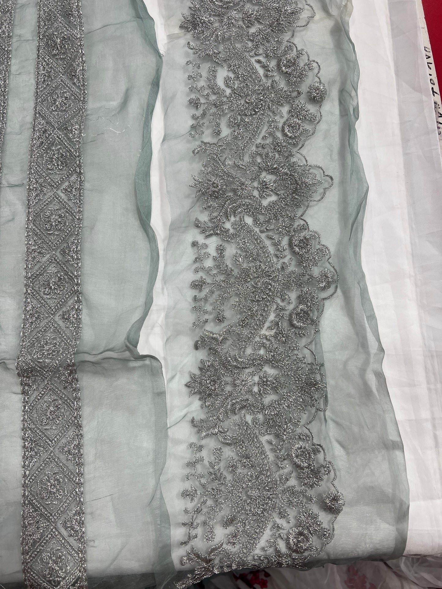 Border set